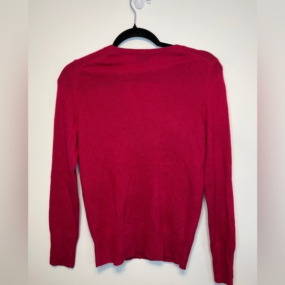 Only Mine EUC Cranberry 2 ply 100% Cashmere V neck Sweater SZ X-Small - Picture 2 of 5